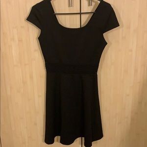 Black Cap Sleeve Party Dress